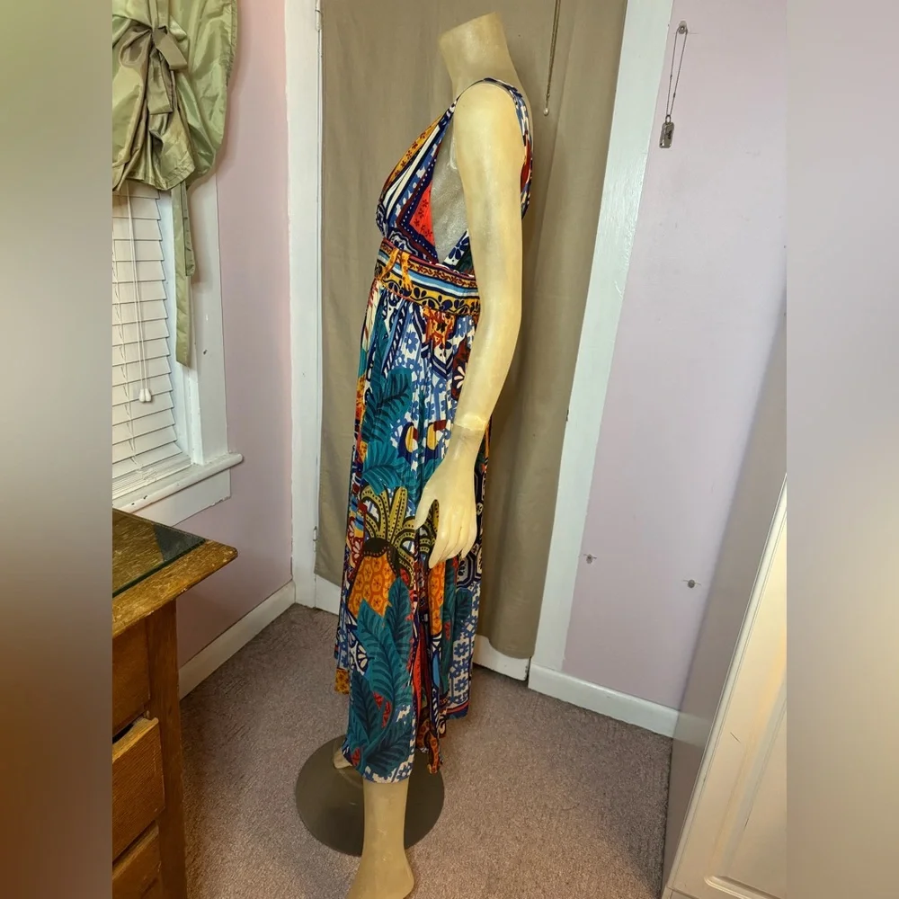 FARM RIO Tiles Flowy Print V-neck Dress - Picture 4 of 9